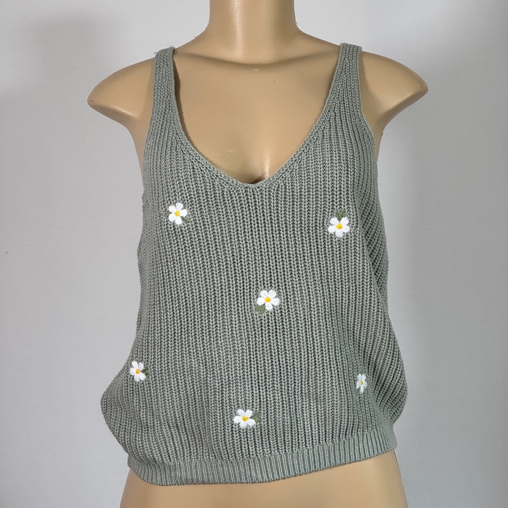 Francesca's Collections Green Ribbed Embellished Tank Top